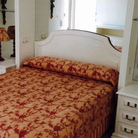 Spacious In With Shared Pool Cordoba